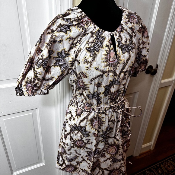 Cotton dress with puff sleeves - Picture 1 of 12